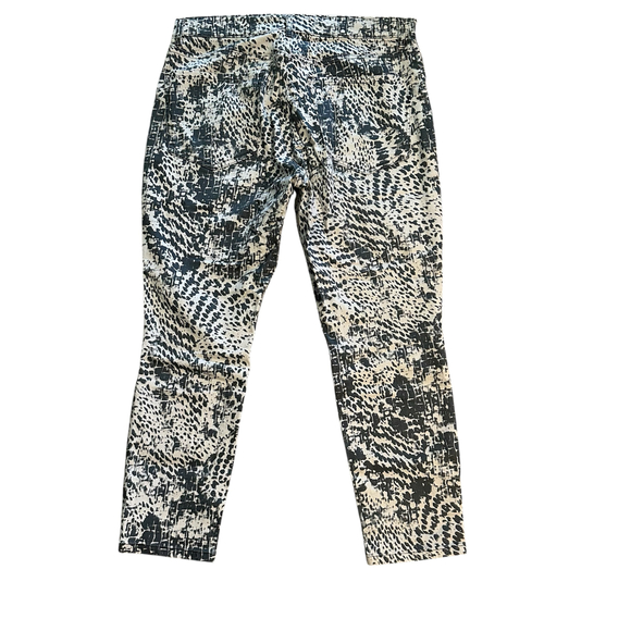 NWOT Express Grey and White Snake Print High Rise Skinny Jeans 12 short - Picture 5 of 9